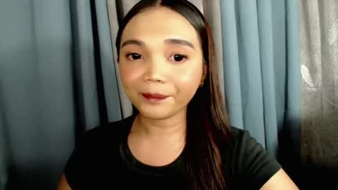 Snapshot of holy_shine chatting on July 16, 8:42 am Bella online show from July 16, 8:42 am