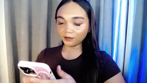 Snapshot of holy_shine chatting on July 29, 11:14 pm Bella online show from July 29, 11:14 pm