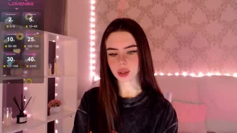 Mia online show from October 17, 3:42 am