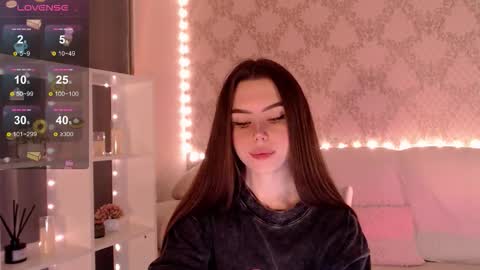 Mia online show from November 8, 3:39 am