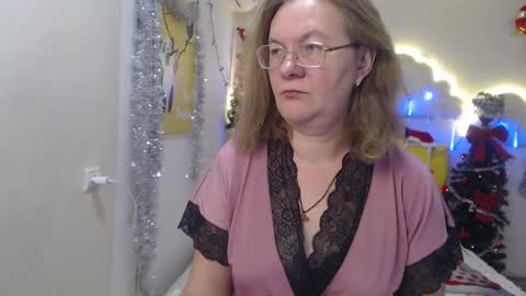 holymilfa online show from December 13, 7:25 am