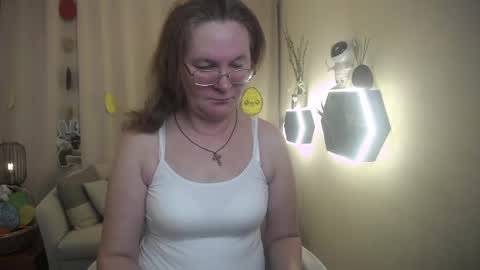 holymilfa online show from April 4, 12:35 pm