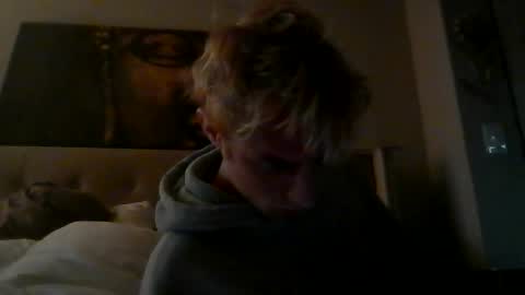 homelessblondie online show from December 14, 12:16 am