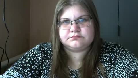 Snapshot of honey_bunny_x chatting on June 26, 6:51 am Bunny online show from June 26, 6:51 am