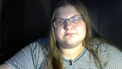 Snapshot of honey_bunny_x chatting on June 26, 8:13 pm Bunny online show from June 26, 8:13 pm