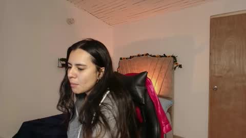Snapshot of honey_buu chatting on September 10, 2:06 pm online show from September 10, 2:06 pm