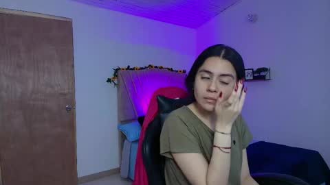 Snapshot of honey_buu chatting on September 23, 3:04 pm online show from September 23, 3:04 pm