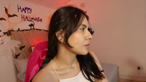Snapshot of honey_buu chatting on October 8, 2:58 pm online show from October 8, 2:58 pm