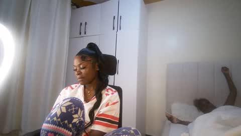 honey drop online show from April 12, 10:26 pm