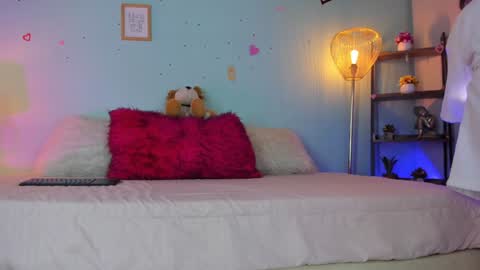 HONEY online show from January 8, 9:00 am