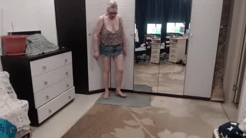 Honey Lady online show from October 25, 8:55 am