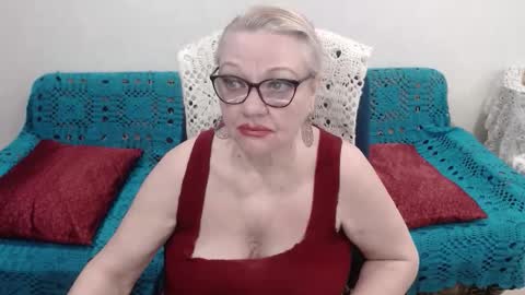 Snapshot of honey_lady_ chatting on April 29, 8:18 am Honey Lady online show from April 29, 8:18 am