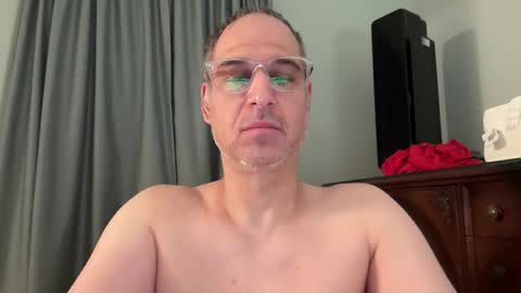 Snapshot of honey_man14 chatting on April 25, 2:03 pm honey_man14 online show from April 25, 2:03 pm