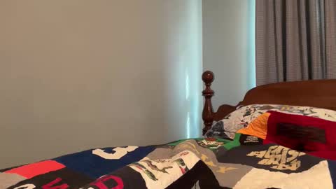 Snapshot of honey_man14 chatting on May 2, 12:43 pm honey_man14 online show from May 2, 12:43 pm