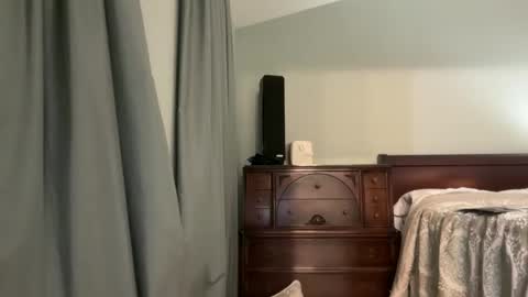 Snapshot of honey_man14 chatting on May 8, 3:17 pm honey_man14 online show from May 8, 3:17 pm
