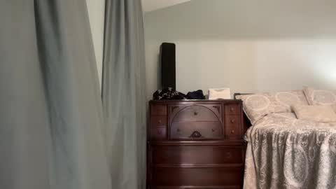 Snapshot of honey_man14 chatting on June 1, 7:04 pm honey_man14 online show from June 1, 7:04 pm