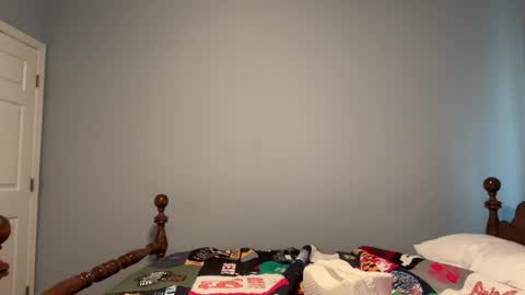 Snapshot of honey_man14 chatting on June 14, 11:12 am honey_man14 online show from June 14, 11:12 am