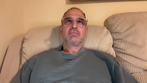 honey_man14 online show from June 17, 3:31 am
