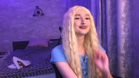 honey_sunset online show from September 14, 5:34 pm