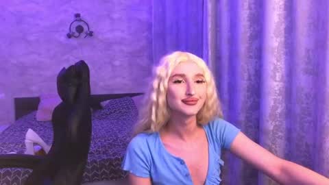 honey_sunset online show from September 15, 4:40 pm