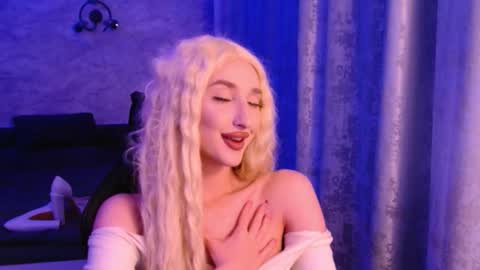 honey_sunset online show from November 13, 5:34 pm