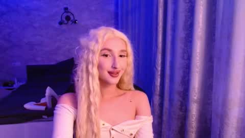 honey_sunset online show from November 18, 9:30 pm