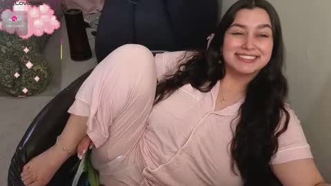 Tia online show from April 19, 1:49 am