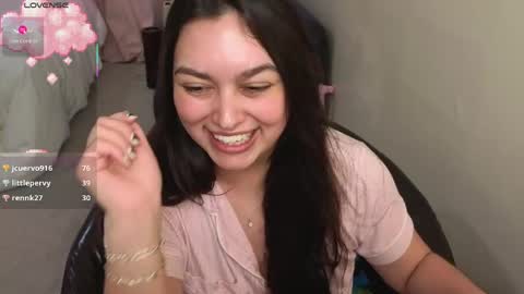 Snapshot of honey_tia chatting on May 15, 11:12 pm Tia online show from May 15, 11:12 pm