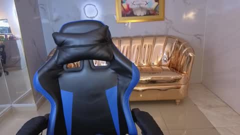 HONEY  online show from February 3, 1:05 pm