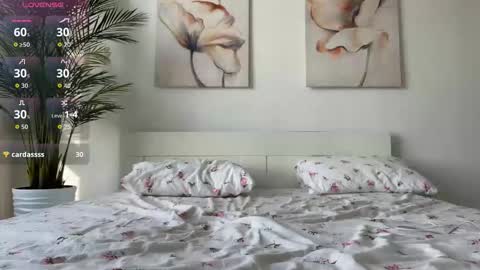 Mia online show from March 26, 2:06 am