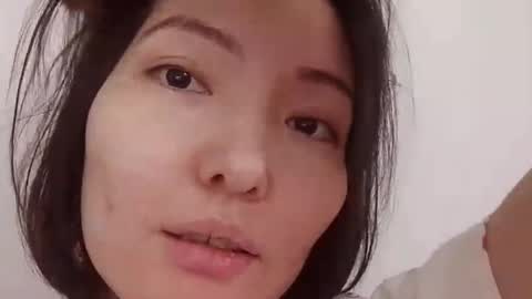 Snapshot of honey_yuzu chatting on April 19, 8:35 am honey_yuzu online show from April 19, 8:35 am