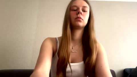 Klara online show from May 15, 9:27 am