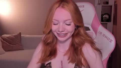 Snapshot of honeyautumn chatting on July 2, 7:09 pm honeyautumn online show from July 2, 7:09 pm