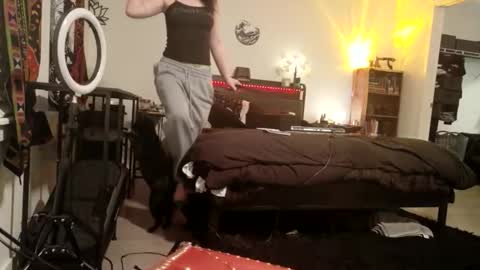 Honeybb online show from March 21, 9:25 am