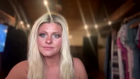 honeybuhnny online show from March 22, 8:07 am