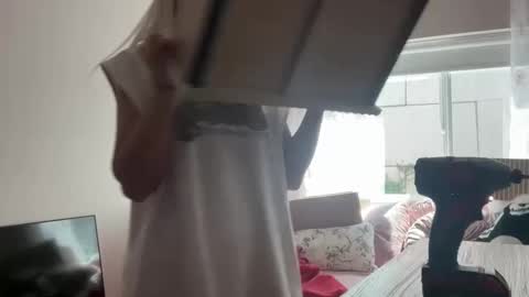 Snapshot of honeybun_z chatting on October 2, 11:45 pm honeybun_z online show from October 2, 11:45 pm