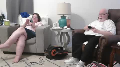 Snapshot of honeybuns344636 chatting on December 31, 6:35 pm Honey online show from December 31, 6:35 pm