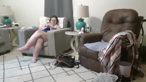 Snapshot of honeybuns344636 chatting on March 1, 11:28 am Honey online show from March 1, 11:28 am