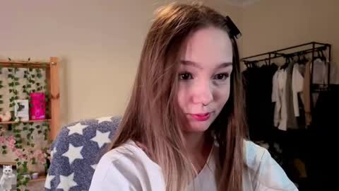 Snapshot of honeycomfya chatting on April 14, 2:34 pm Masha online show from April 14, 2:34 pm