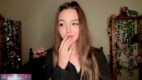Snapshot of honeycomfya chatting on May 18, 1:06 pm Masha online show from May 18, 1:06 pm