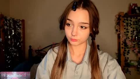 Snapshot of honeycomfya chatting on June 3, 1:14 pm Masha online show from June 3, 1:14 pm