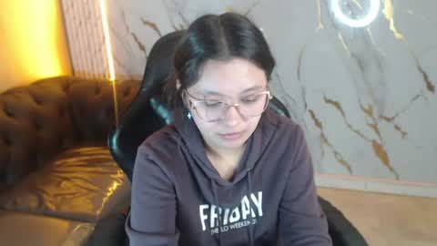 Snapshot of honeydoll_tf chatting on June 19, 3:11 am honeydoll_tf online show from June 19, 3:11 am