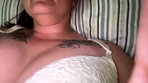 Snapshot of honeygirlox chatting on September 24, 6:33 pm honeygirlox online show from September 24, 6:33 pm