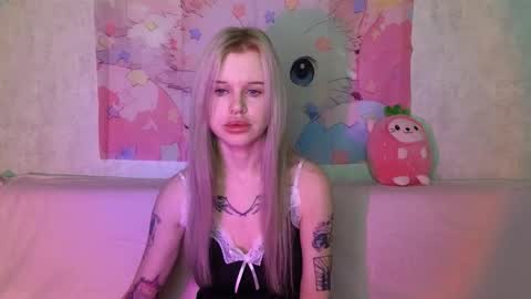 Snapshot of honeygold__ chatting on December 2, 4:07 am Lisa online show from December 2, 4:07 am