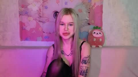 Snapshot of honeygold__ chatting on December 3, 5:15 am Lisa online show from December 3, 5:15 am