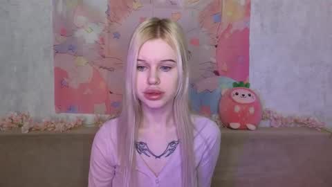 Snapshot of honeygold__ chatting on February 2, 4:00 am Lisa online show from February 2, 4:00 am