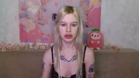 Snapshot of honeygold__ chatting on February 6, 4:28 am Lisa online show from February 6, 4:28 am