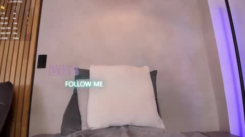 Sofia independent model online show from February 22, 11:24 am