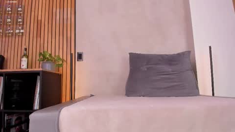 Snapshot of honeyhot69__ chatting on May 2, 11:26 am Sofia independent model online show from May 2, 11:26 am