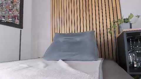 Snapshot of honeyhot69__ chatting on June 26, 10:41 am Sofia independent model online show from June 26, 10:41 am